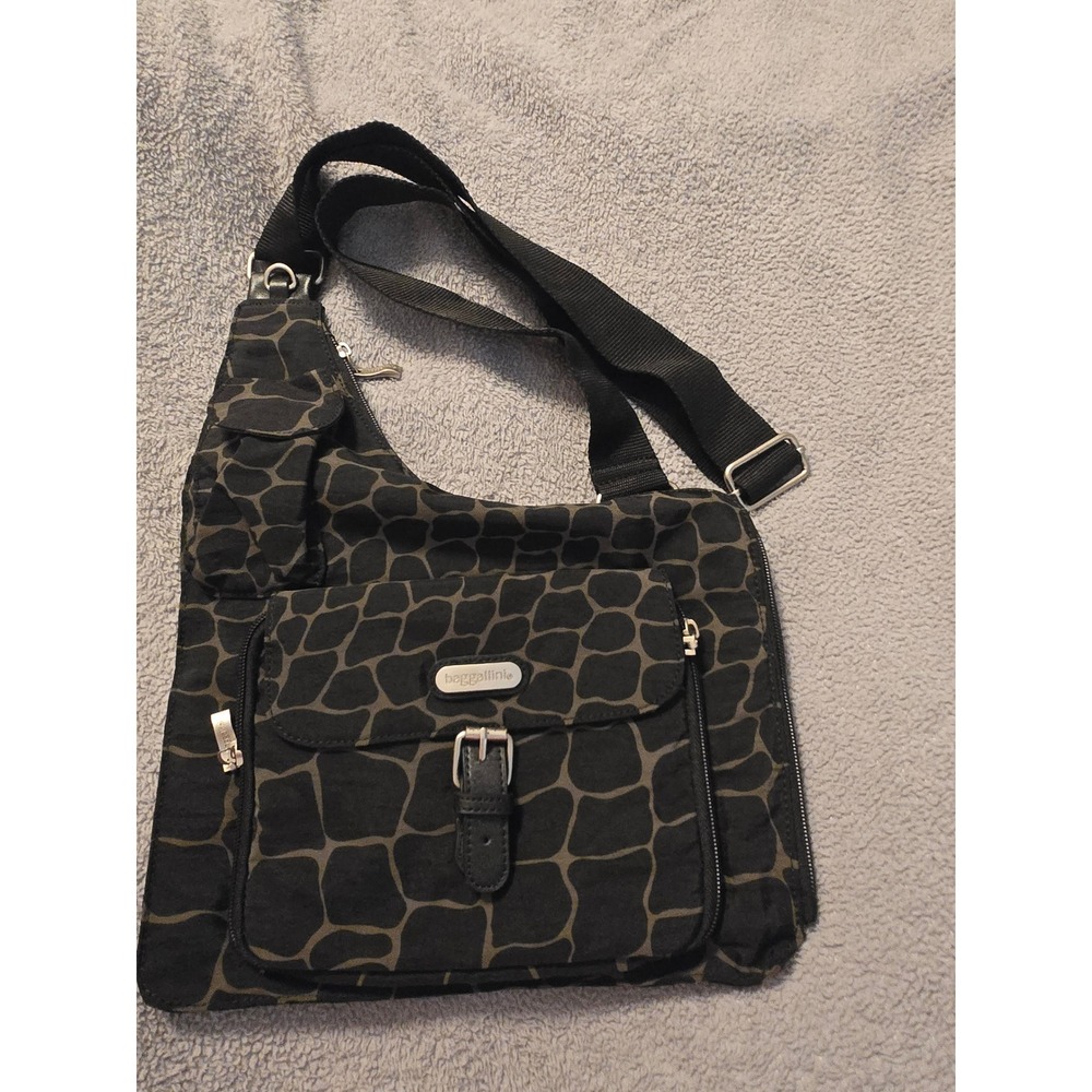 Baggallini Crossbody Bag Camouflage Giraffe Print Olive Green Black Travel Purse